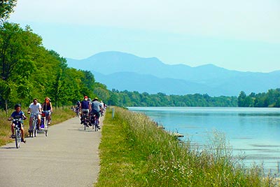 Radtour am Rhein entlang